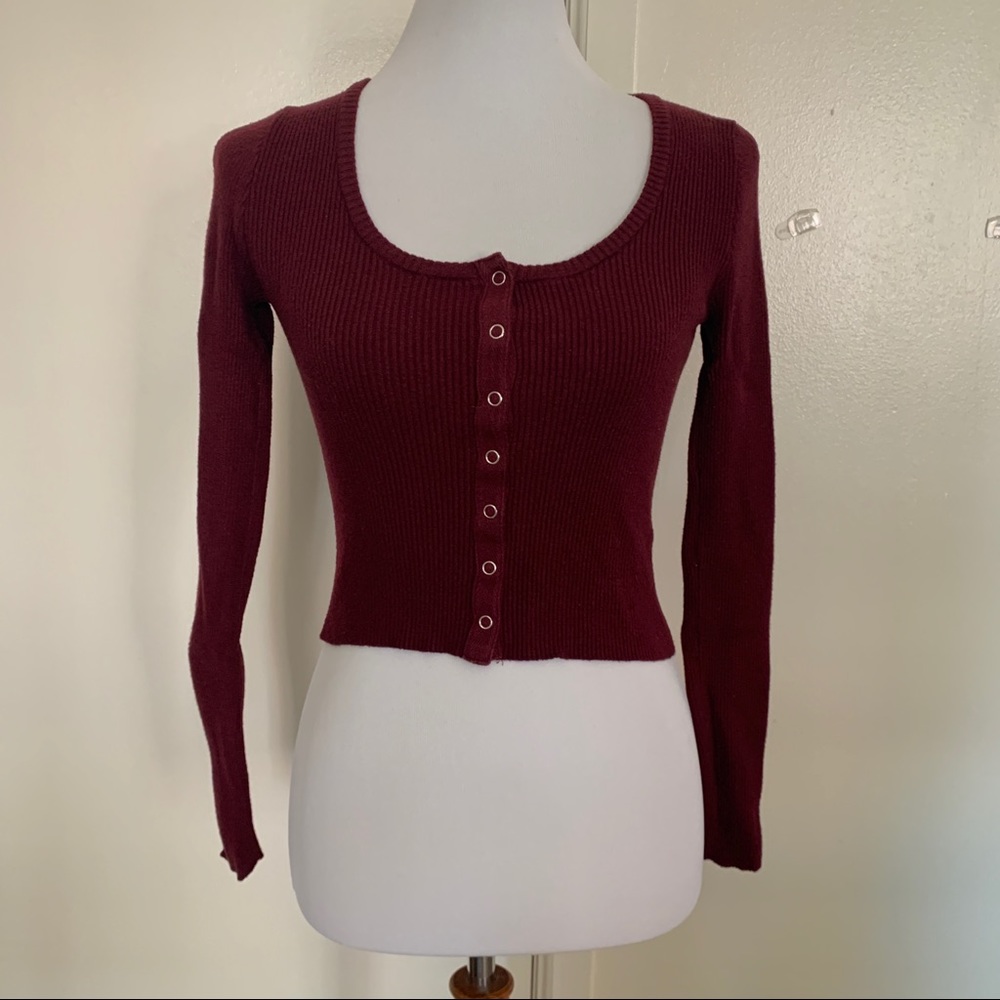 maroon button down crop top sz m